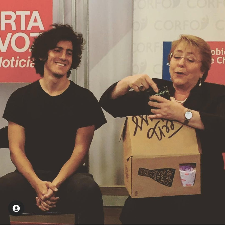 Michelle Bachellet y Oski